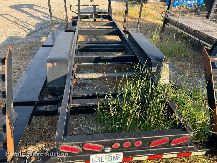 image for item JM9196 2011 Behnke  sprayer trailer