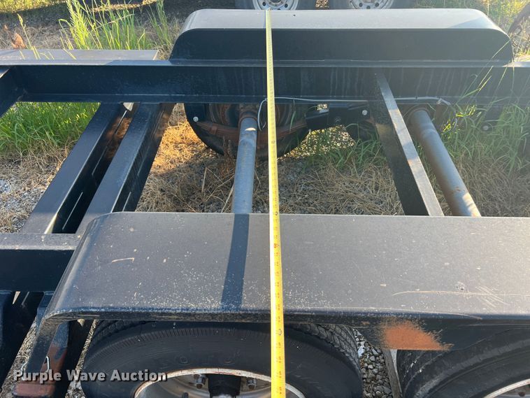 image for item JM9196 2011 Behnke  sprayer trailer