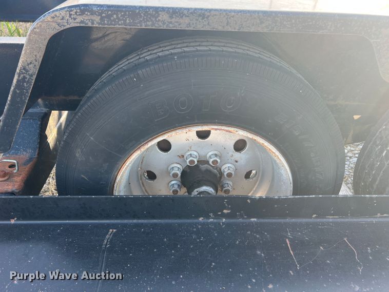 image for item JM9196 2011 Behnke  sprayer trailer