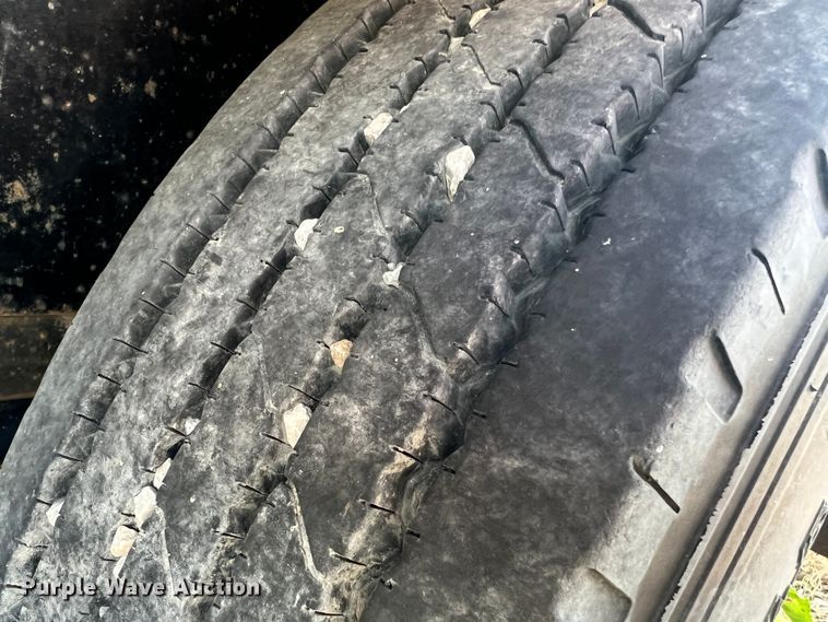 image for item JM9196 2011 Behnke  sprayer trailer