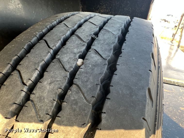 image for item JM9196 2011 Behnke  sprayer trailer