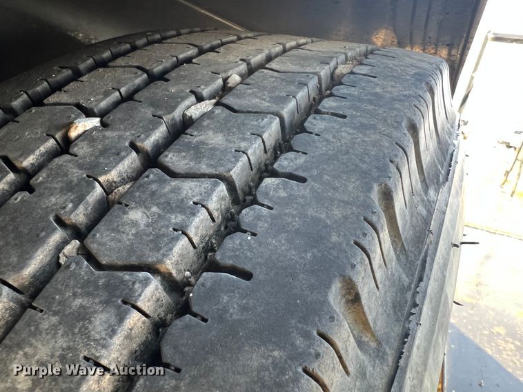 image for item JM9196 2011 Behnke  sprayer trailer