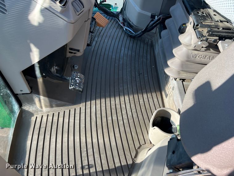 image for item JM9204 2013 John Deere 6140M  MFWD tractor