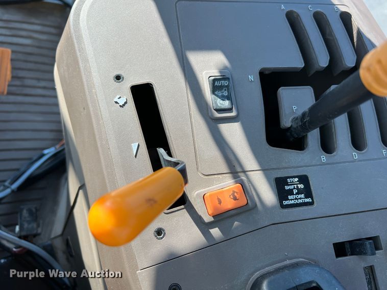 image for item JM9204 2013 John Deere 6140M  MFWD tractor