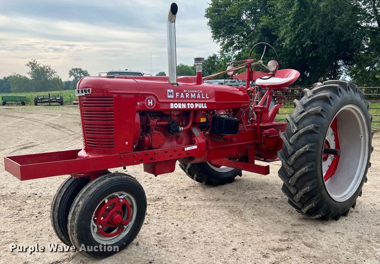 image for item JM9208 1946 Farmall H  tractor