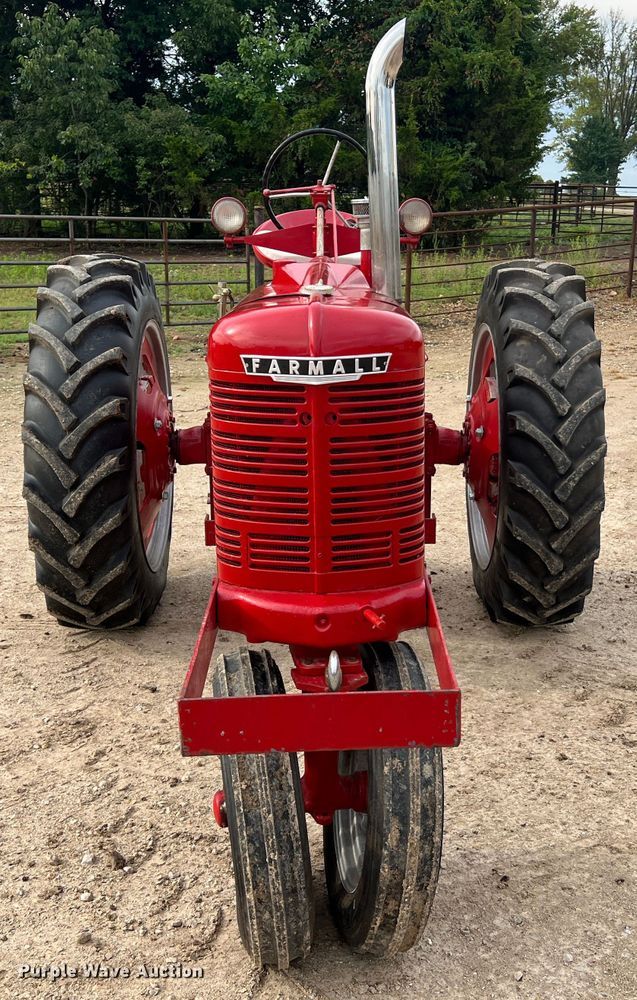 image for item JM9208 1946 Farmall H  tractor
