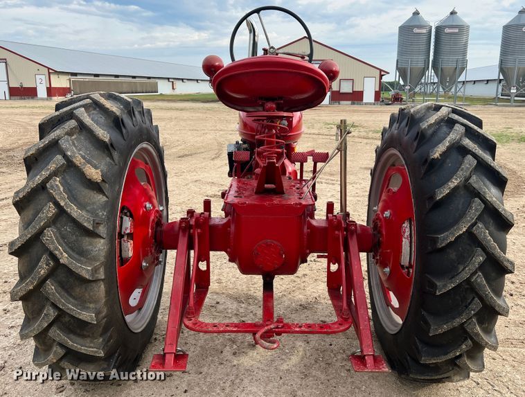 image for item JM9208 1946 Farmall H  tractor