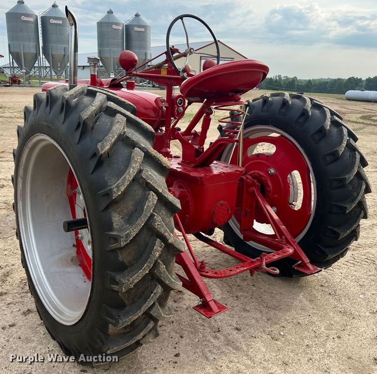 image for item JM9208 1946 Farmall H  tractor