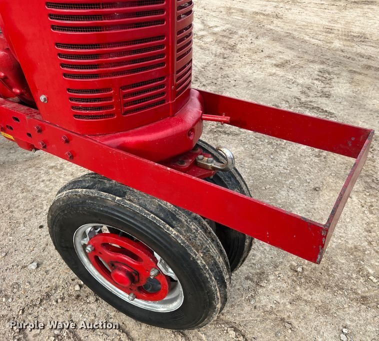 image for item JM9208 1946 Farmall H  tractor