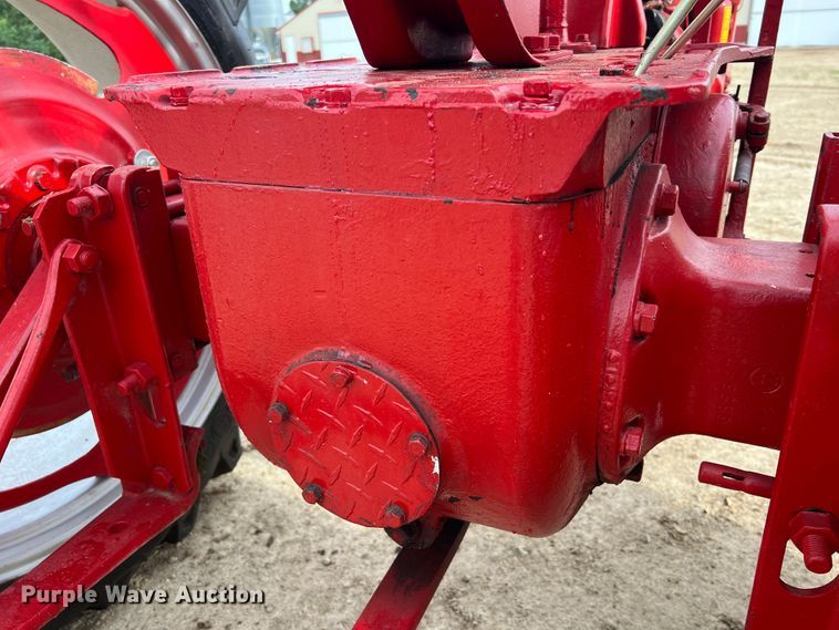 image for item JM9208 1946 Farmall H  tractor