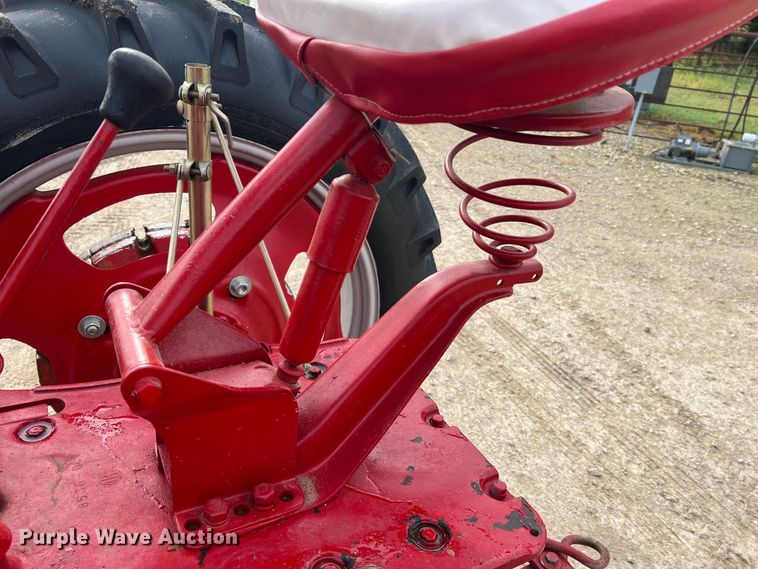 image for item JM9208 1946 Farmall H  tractor