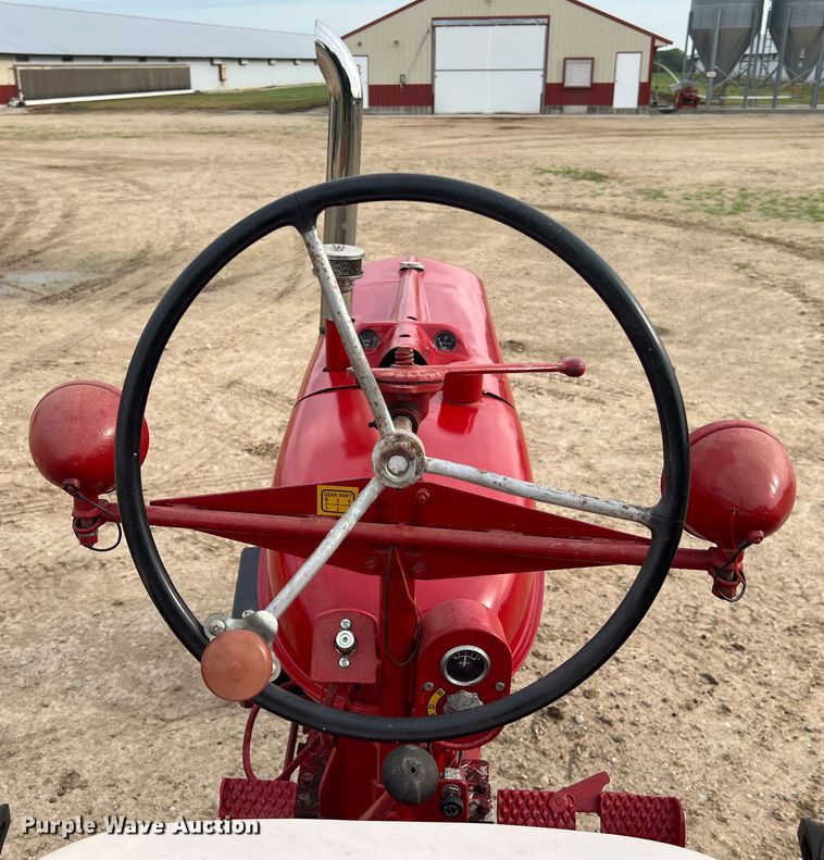 image for item JM9208 1946 Farmall H  tractor