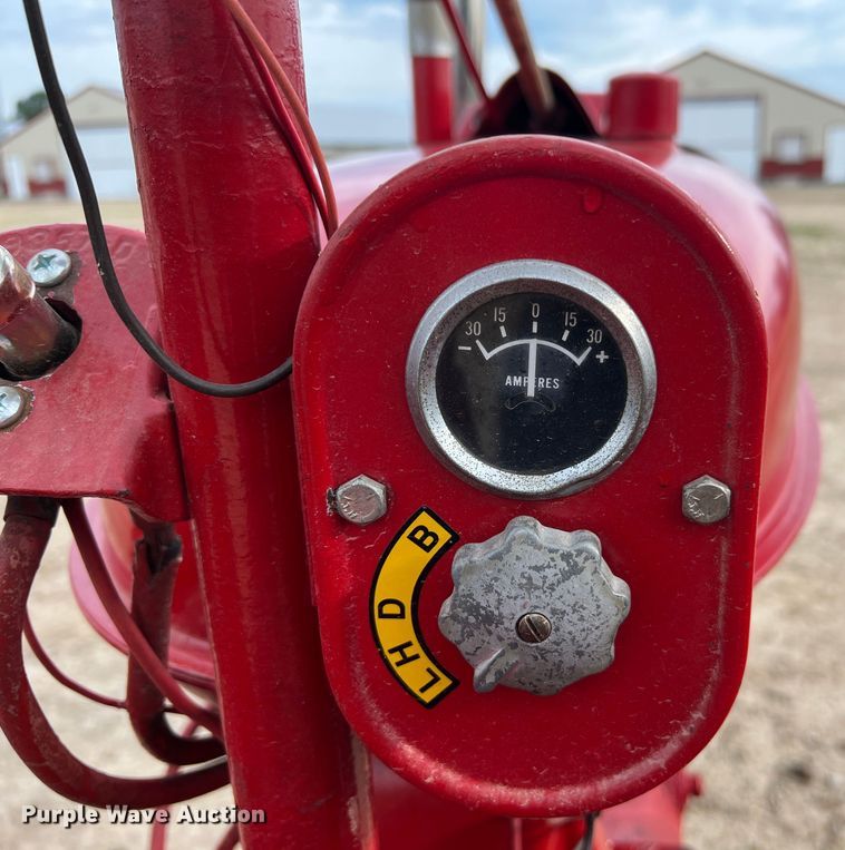 image for item JM9208 1946 Farmall H  tractor