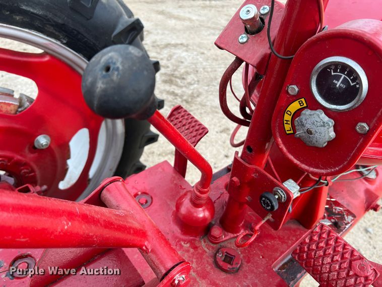 image for item JM9208 1946 Farmall H  tractor