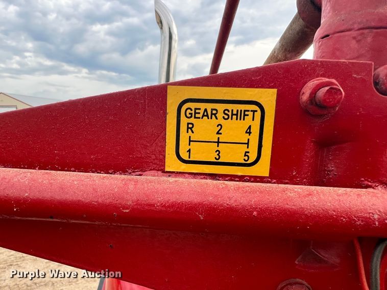 image for item JM9208 1946 Farmall H  tractor