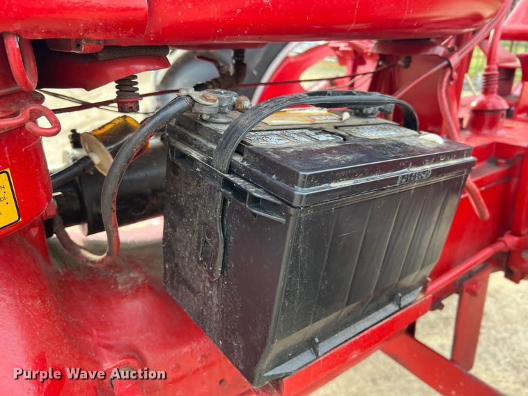 image for item JM9208 1946 Farmall H  tractor