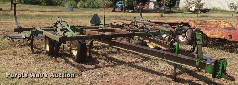 image for item JR9411 John Deere 610  field cultivator