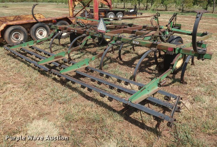 image for item JR9411 John Deere 610  field cultivator