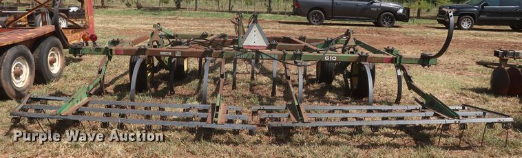 image for item JR9411 John Deere 610  field cultivator