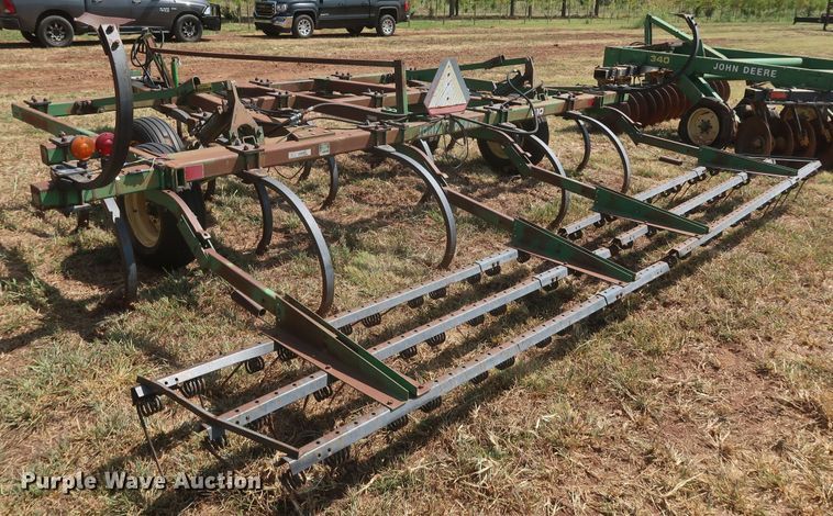image for item JR9411 John Deere 610  field cultivator