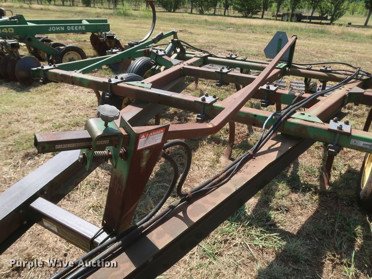 image for item JR9411 John Deere 610  field cultivator