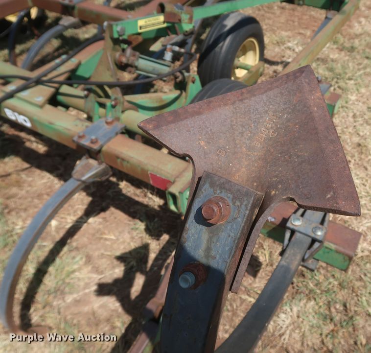 image for item JR9411 John Deere 610  field cultivator