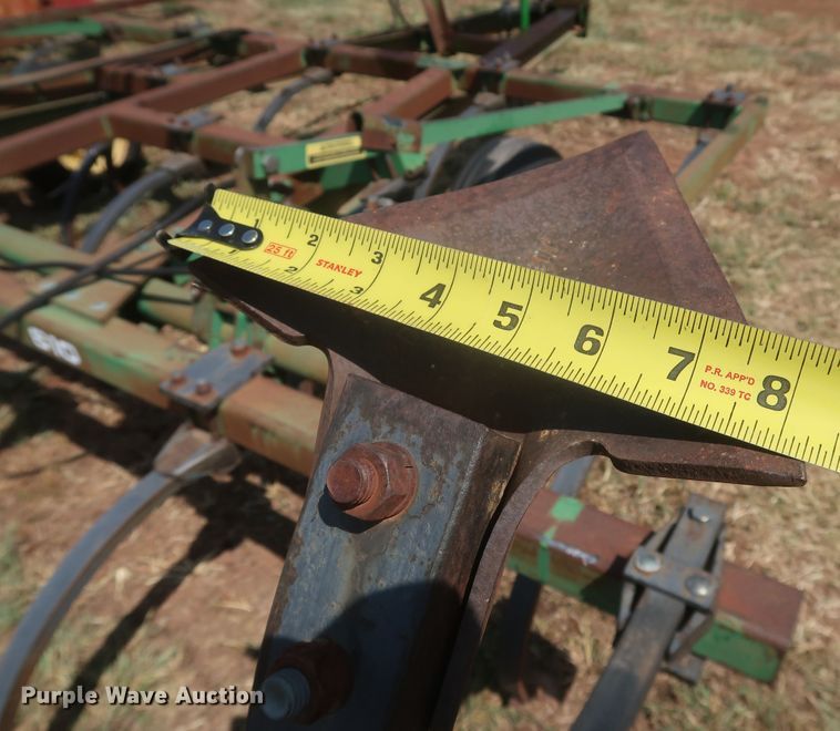 image for item JR9411 John Deere 610  field cultivator