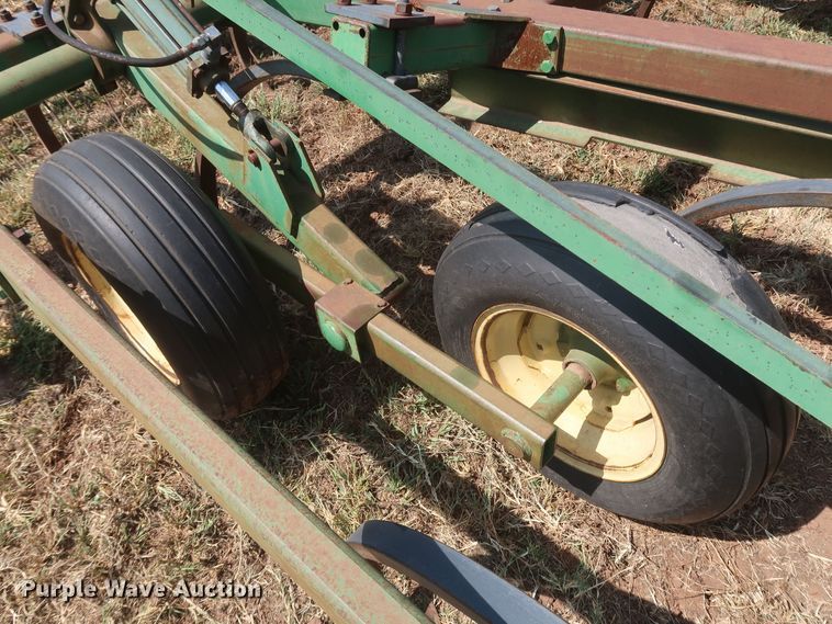 image for item JR9411 John Deere 610  field cultivator