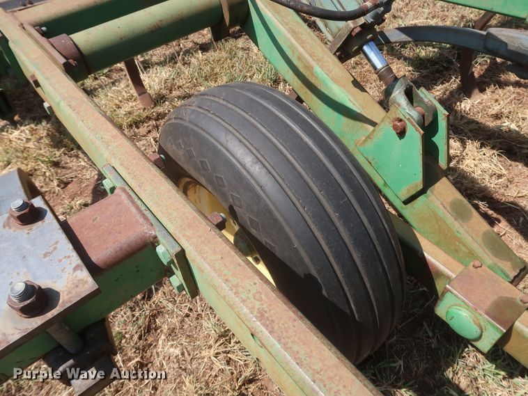 image for item JR9411 John Deere 610  field cultivator