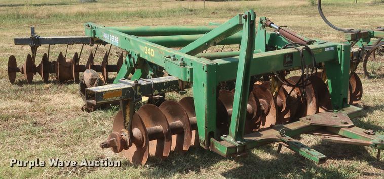 image for item JR9412 John Deere 340  off-set disk