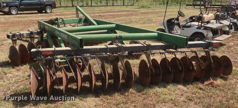 image for item JR9412 John Deere 340  off-set disk