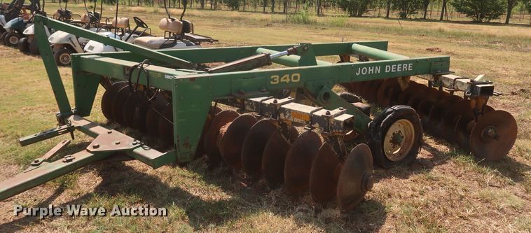 image for item JR9412 John Deere 340  off-set disk