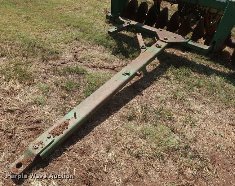 image for item JR9412 John Deere 340  off-set disk