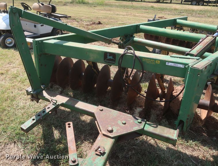 image for item JR9412 John Deere 340  off-set disk