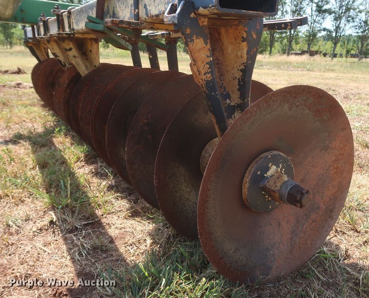 image for item JR9412 John Deere 340  off-set disk