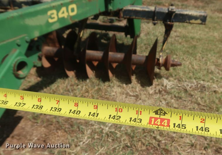 image for item JR9412 John Deere 340  off-set disk