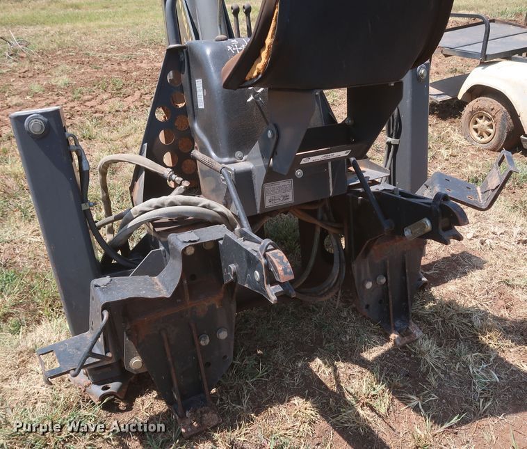 image for item JR9418 New Holland 611  backhoe attachment