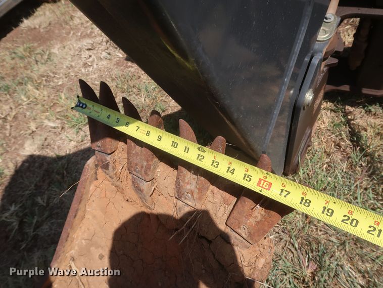 image for item JR9418 New Holland 611  backhoe attachment