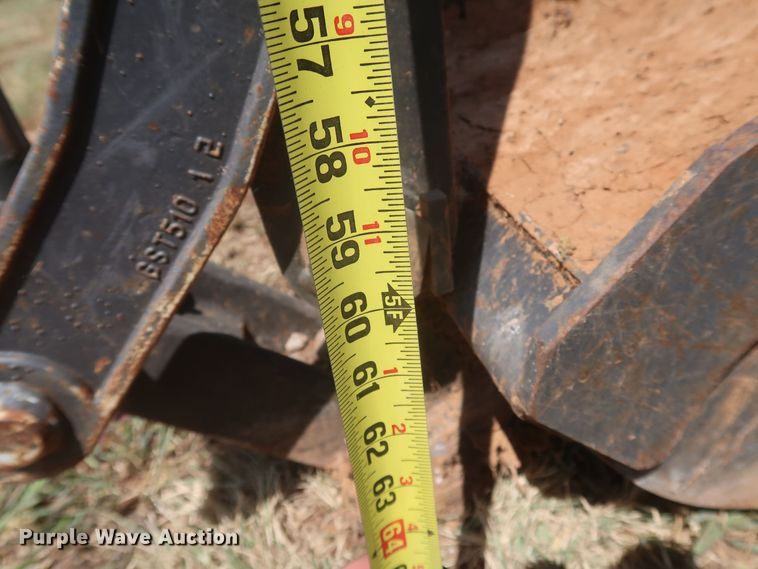 image for item JR9418 New Holland 611  backhoe attachment