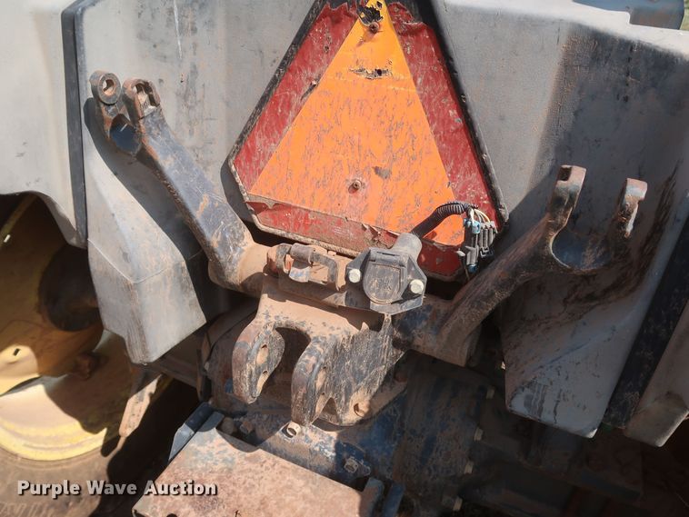 image for item JR9428 2002 John Deere 5105 tractor