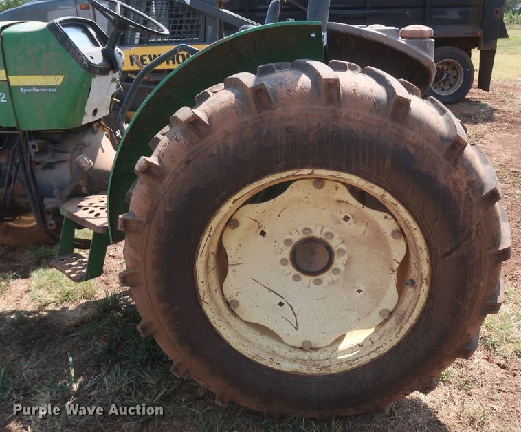 image for item JR9428 2002 John Deere 5105 tractor