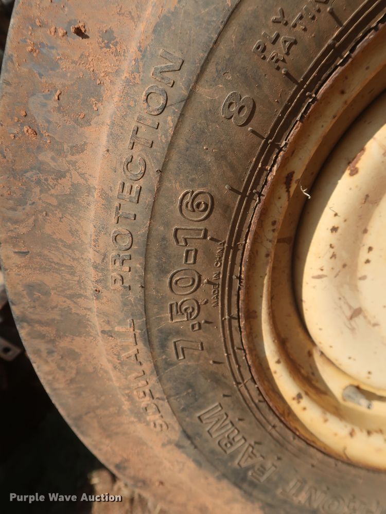 image for item JR9428 2002 John Deere 5105 tractor