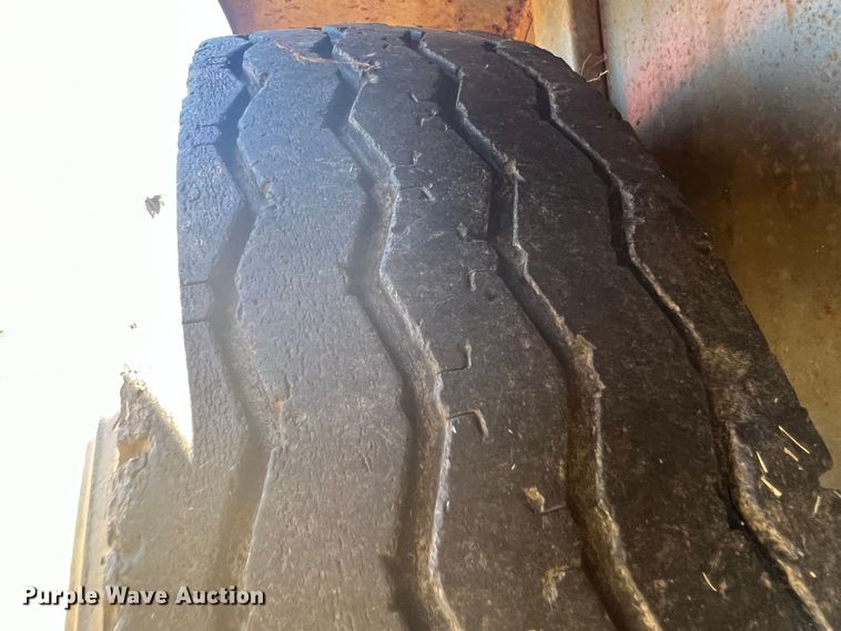 image for item JX9350 1996 Pony  livestock trailer