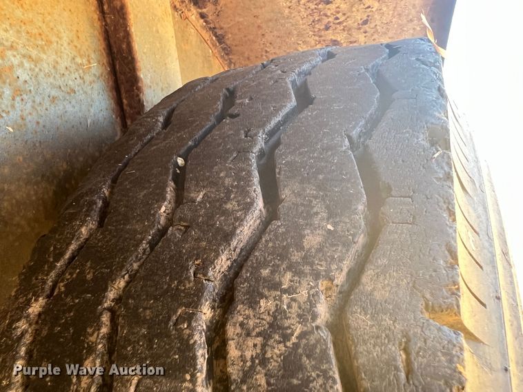 image for item JX9350 1996 Pony  livestock trailer