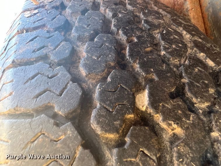 image for item JX9350 1996 Pony  livestock trailer