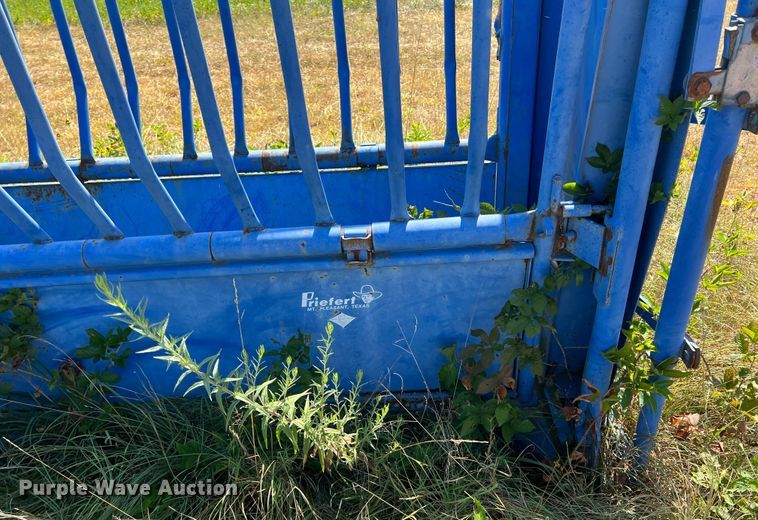 image for item JX9354 Priefert  corral