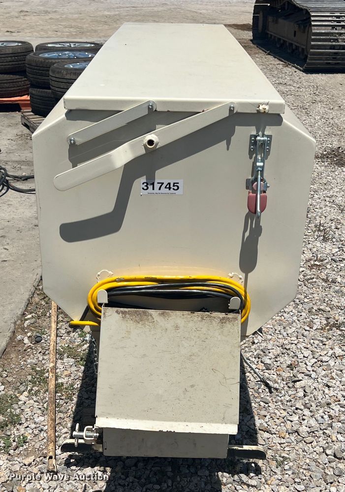 image for item JX9358 Patriot  livestock feeder