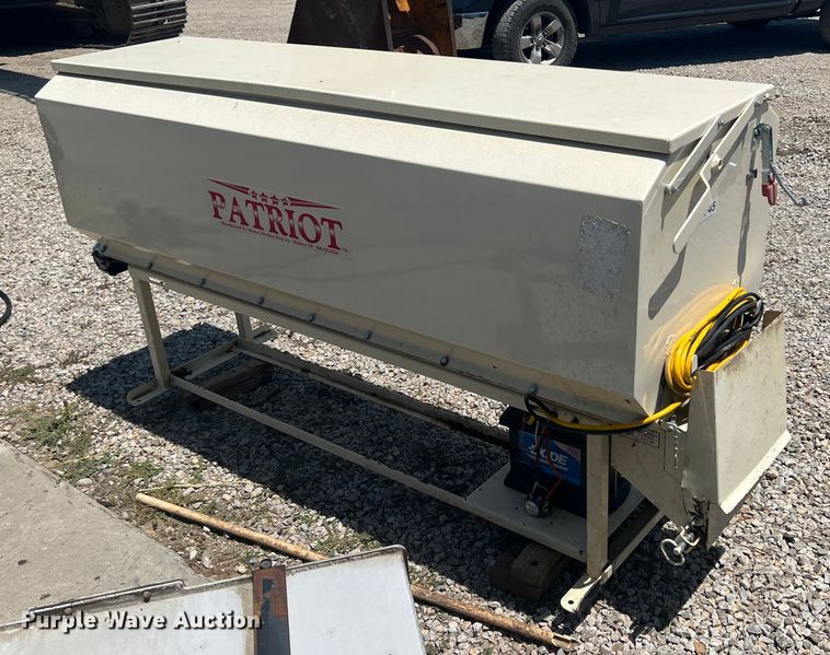 image for item JX9358 Patriot  livestock feeder