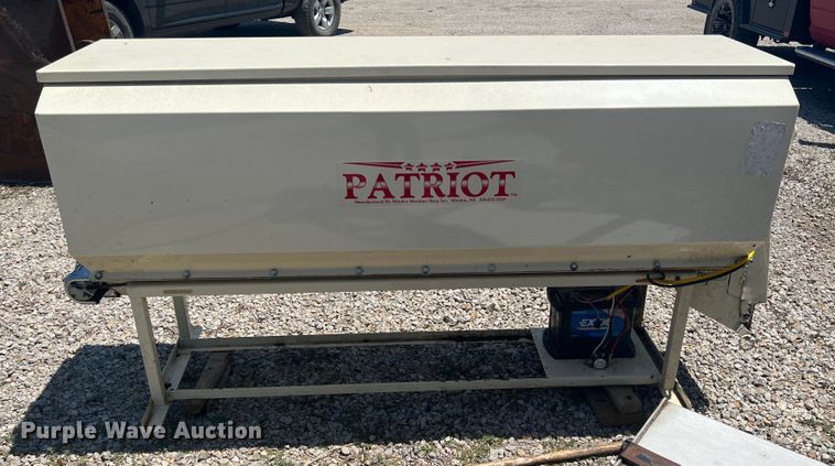 image for item JX9358 Patriot  livestock feeder