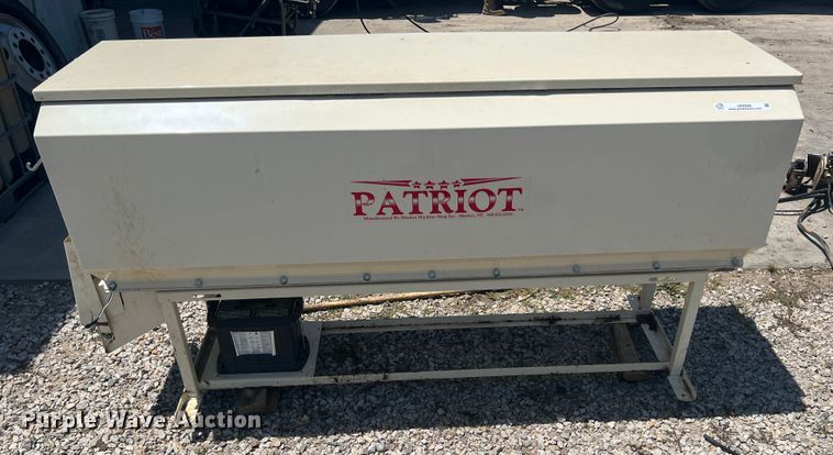 image for item JX9358 Patriot  livestock feeder